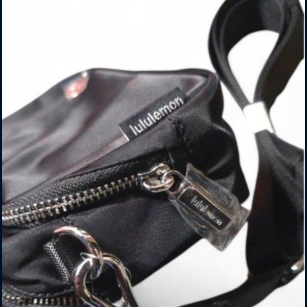 Lululemon- Everywhere Crossbody Belt Bag *2L -1 Black